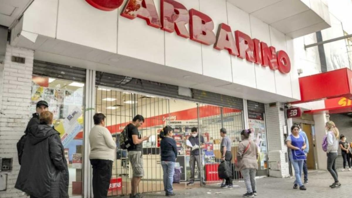 Último adiós a Garbarino: las 3 sucursales que quedan abiertas liquidan todo el stock