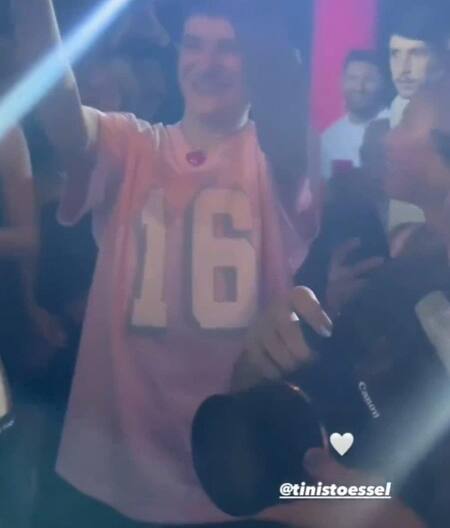 Lionel Messi asistió al cumpleaños de Tini Stoessel. Foto: Twitter @TINIData.