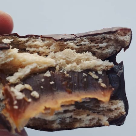 Alfajor La Olla de Cobre. Foto INSTAGRAM @laolladecobreoficial