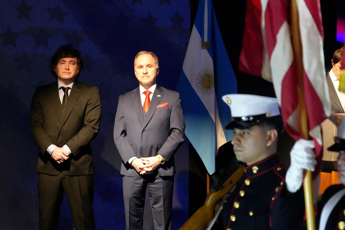 Javier Milei y Peter Lamelas