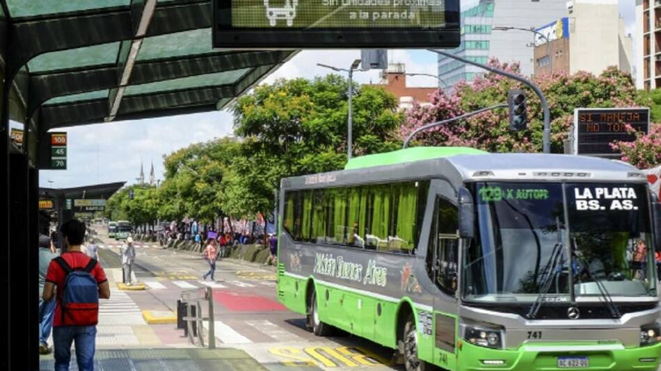 Colectivos. Foto: NA.
