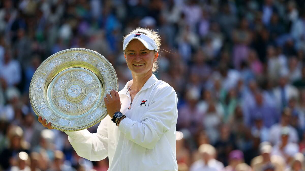 Festejo de Barbora Krejcikova en Wimbledon. Foto: REUTERS.