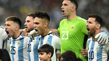 Himno argentino cantado por los jugadores. Foto: REUTERS
