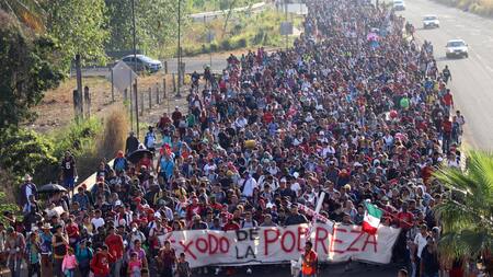 Sale de México una caravana de más de 10.000 migrantes rumbo a EE.UU. EFE