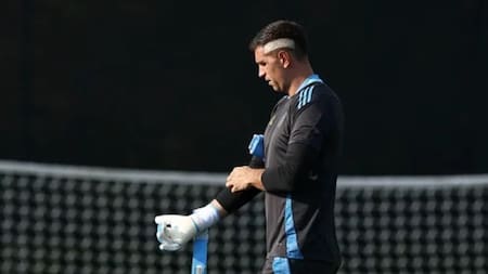 Emilano Dibu Martínez. Foto: NA.