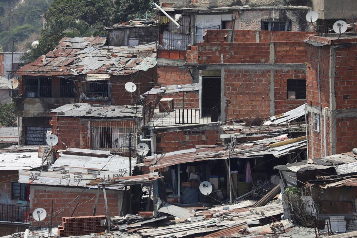 Cacerolazo en Caracas tras la salida de la operadora de televisión DirecTV en medio de la cuarentena, REUTERS