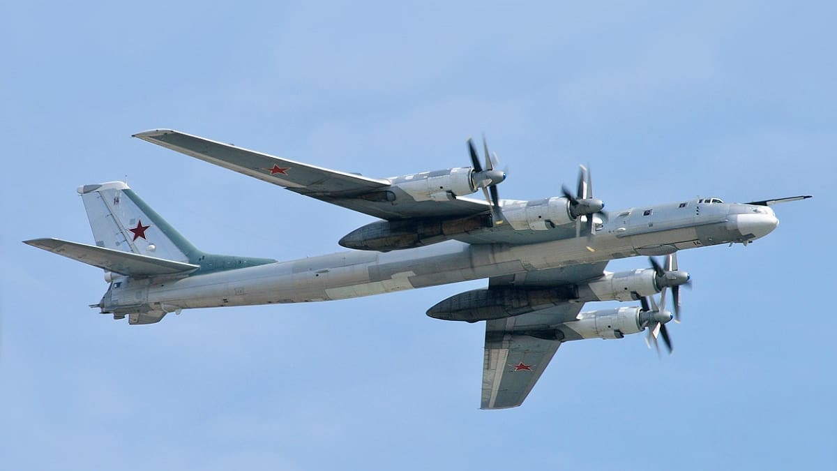 Túpolev Tu-95: cómo es el avión de la Guerra Fría que desafía el paso del tiempo y seguirá volando hasta 2040