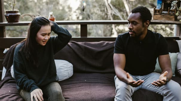 Un momento doloroso: los 3 signos que sufrirán una inesperada traición durante noviembre 2025