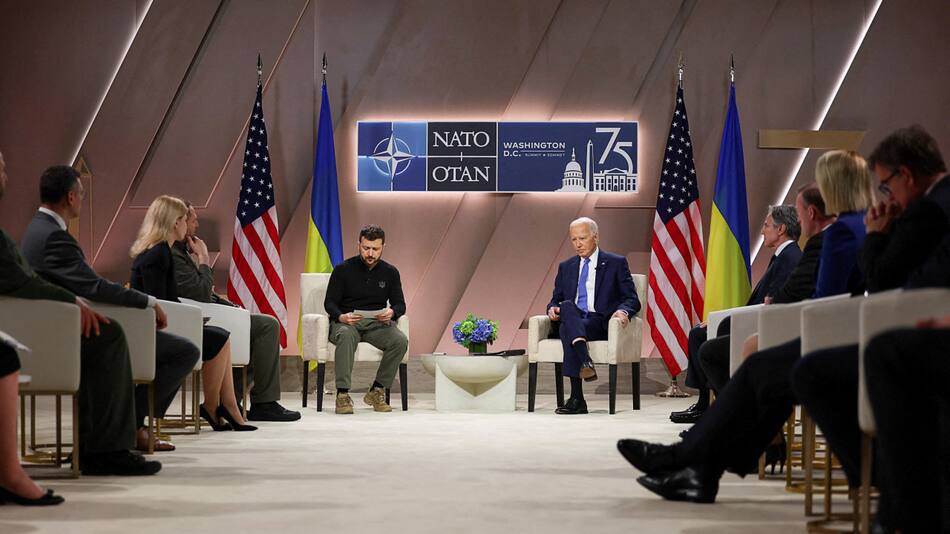 Volodimir Zelenski y Joe Biden. Foto: Reuters.