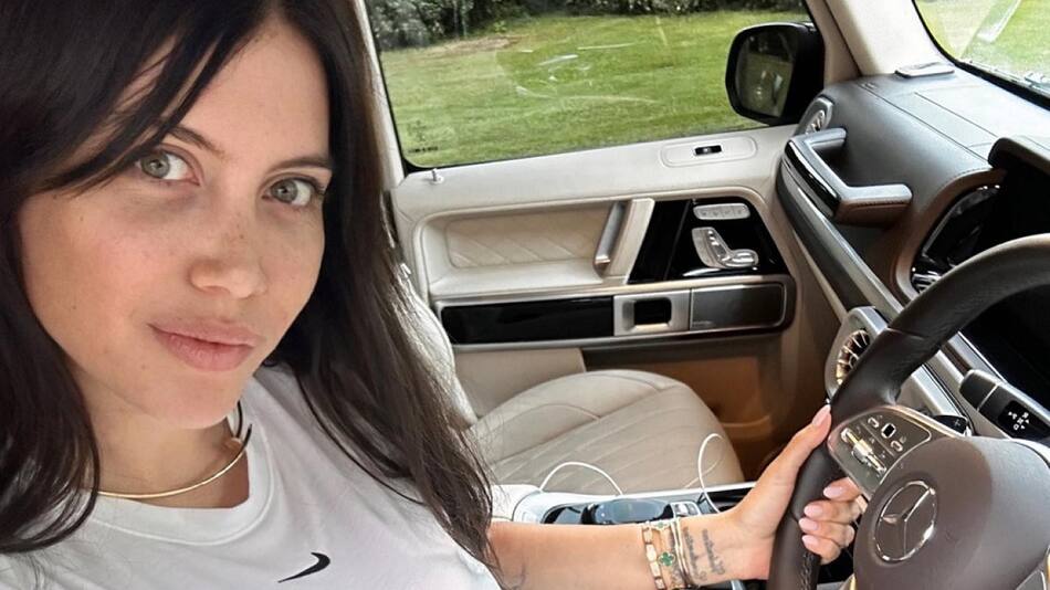 Wanda Nara a bordo de su camioneta de alta gama. Foto: Instagram @wanda_nara.