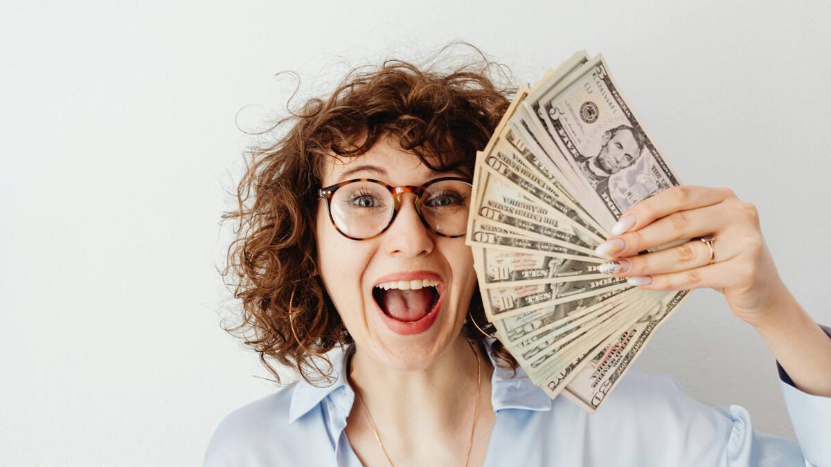 Dinero. Foto: Pexels.