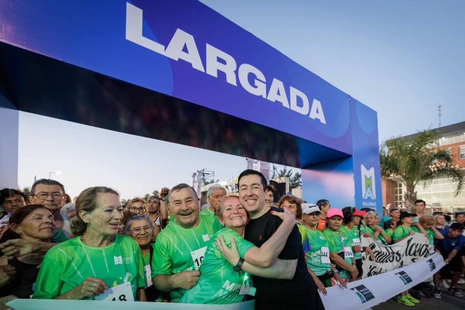 La tercera edición de “Milla Nocturna” en Malvinas Argentinas fue todo un éxito