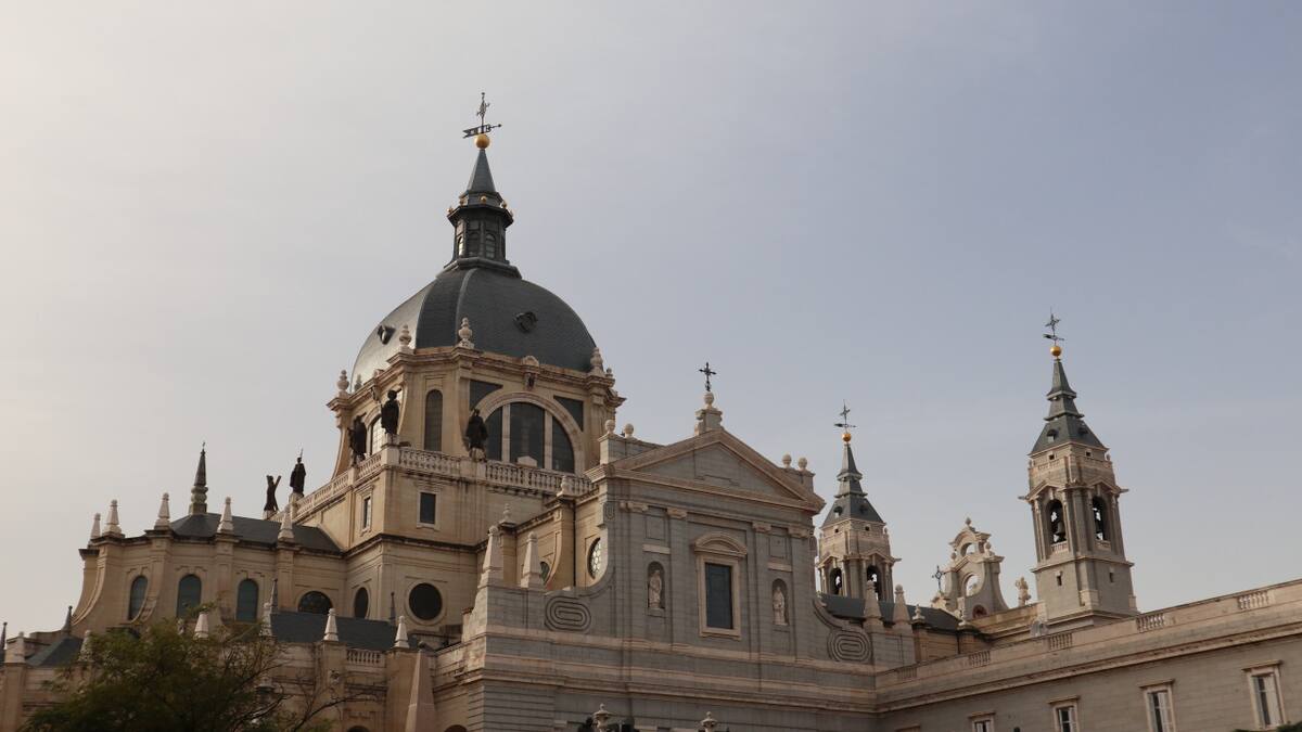 Iglesia en España. Foto: Unsplash.