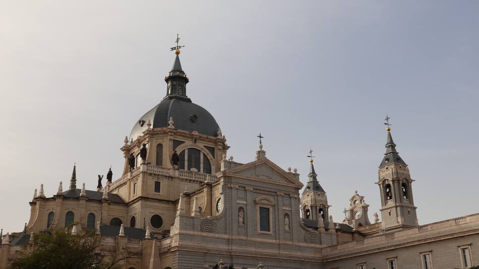 Iglesia en España. Foto: Unsplash.