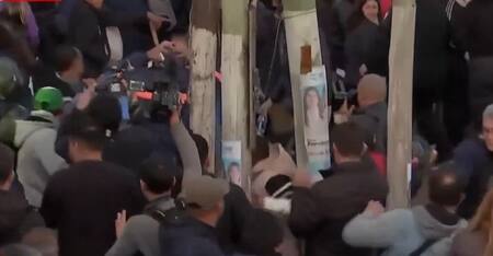 Incidentes en la previa al acto de Javier Milei en Moreno.