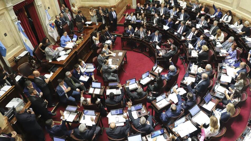 Debate en Senado por Reformas Económicas