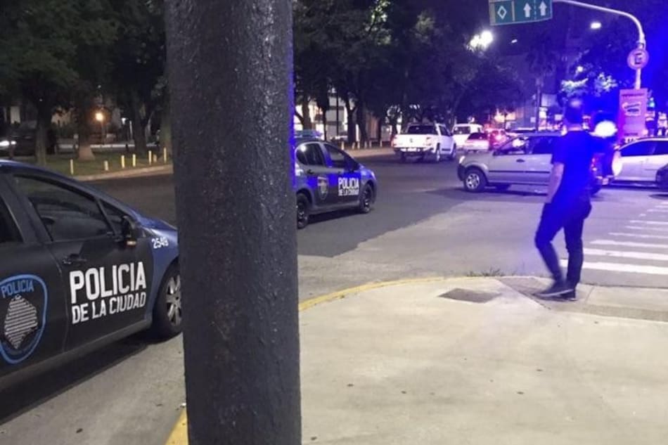 Enfrentamiento entre barras de Boca y Vélez - Liners