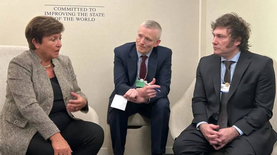 Javier Milei y Kristalina Georgieva durante su reunión en el Foro de Davos. Foto: X @KGeorgieva
