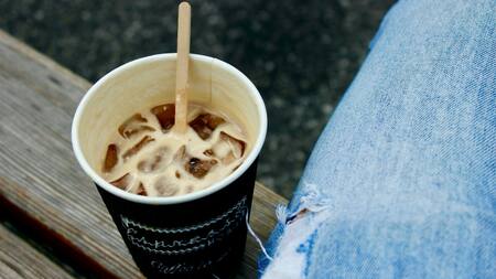 Cómo preparar café con leche frío en casa. Foto Unsplash