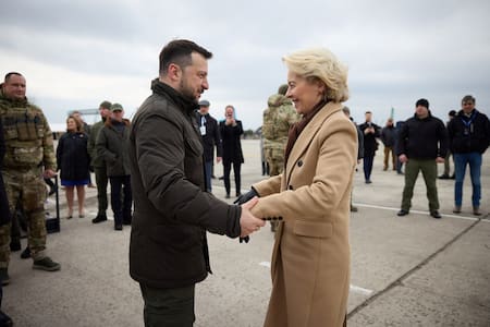 El presidente de Ucrania, Volodymyr Zelenskiy, recibe a la presidenta de la Comisión Europea, Ursula von der Leyen