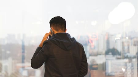 Israelíes denuncian llamadas telefónicas con mensajes de los rehenes en Gaza enviadas por Hamás. Foto: Unsplash.