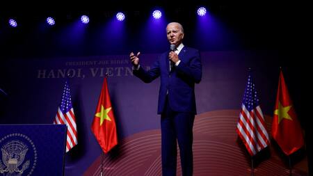 Joe Biden en Vitenam. Foto: Reuters.