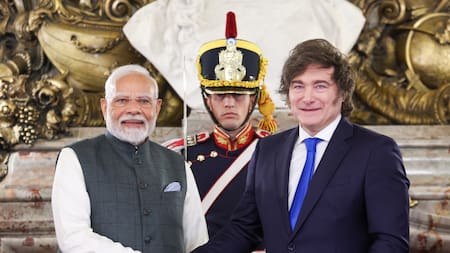 Javier Milei, presidente argentino, junto a Narendra Modi, primer ministro de la India.