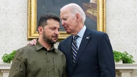 Zelenski traslada a Biden la necesidad de fortalecer las defensas aéreas de Ucrania. Foto: Reuters