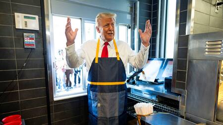 Donald Trump en un local de McDonalds. Foto: Reuters.