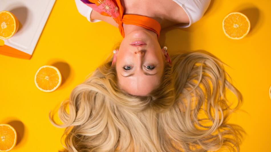 ¿Cuáles son las vitaminas esenciales para evitar la caída de cabello?. Foto: Unsplash