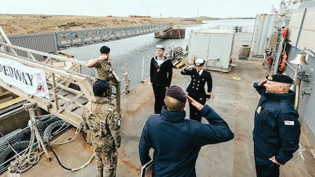 Alerta en el Atlántico Sur: una visita de la Royal Navy reaviva tensiones en Malvinas