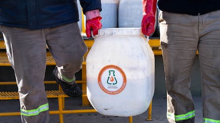 Malo para la salud, pésimo para el planeta: cómo desechar y reciclar el aceite de cocina