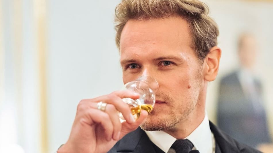Sam Heughan de Outlander tiene su propio whisky. Foto: Instagram.