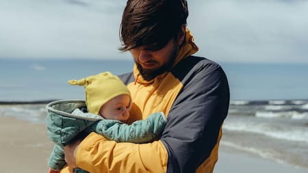 Padre e hijo. Foto: Unsplash.