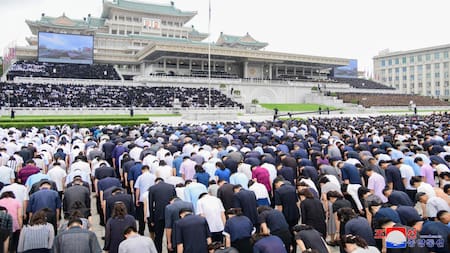 Corea del Norte realizó una gran ceremonia por el 30 aniversario de la muerte de Kim Il-sung. Foto: EFE.