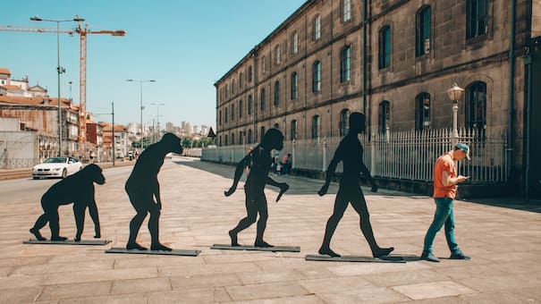 La herencia de nuestros antepasados: ¿caminar erguido es una cuestión de genes?