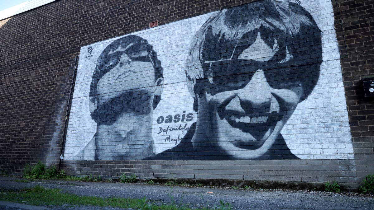 "Cuidado con lo que deseas": una publicidad de Oasis en Buenos Aires prepara el anuncio de su visita a Argentina