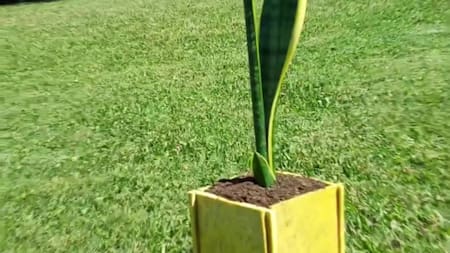 Maceta hecha con las placas de plástico reciclado. Foto: Captura de pantalla/ decoklart