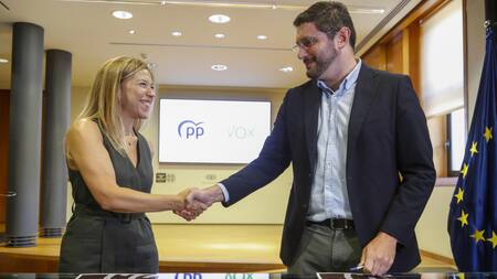 Acuerdo entre el PP y el VOX para gobernar Aragón, España. Foto: EFE.