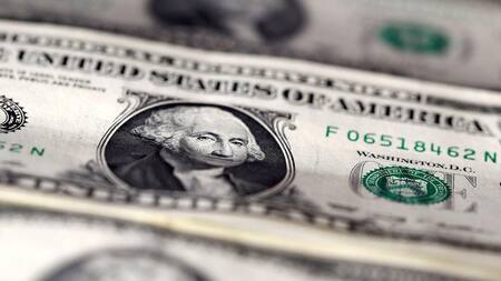 Dólares, billetes de dólar, Reuters