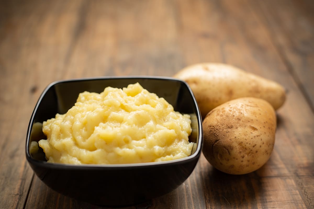 Bowl con puré de papas.