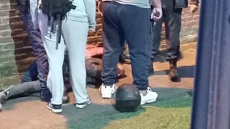 Insólito episodio: un policía de civil mantuvo un tiroteo con un delincuente en un colectivo