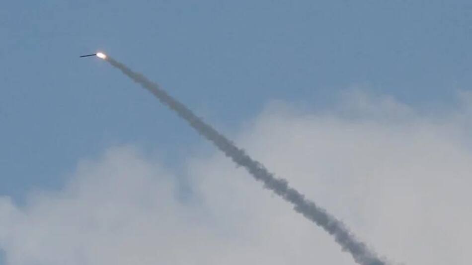 Cohete lanzado a Tel Aviv. Foto: EFE.