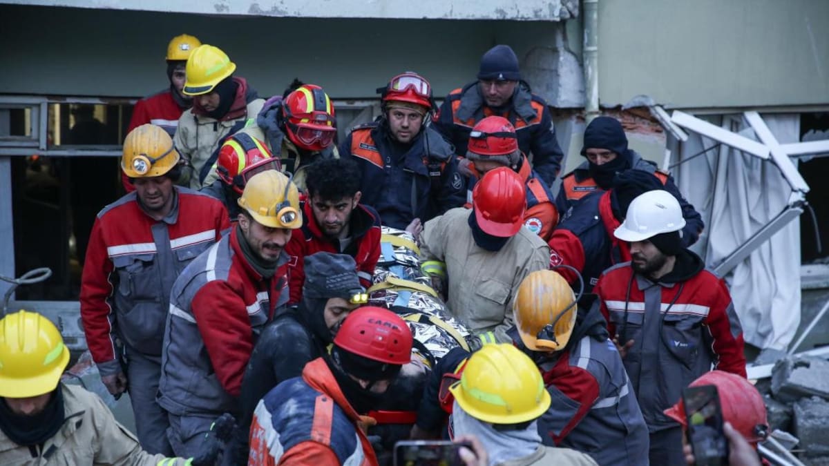 Siguen los rescates en Siria y Turquía. Foto: EFE.