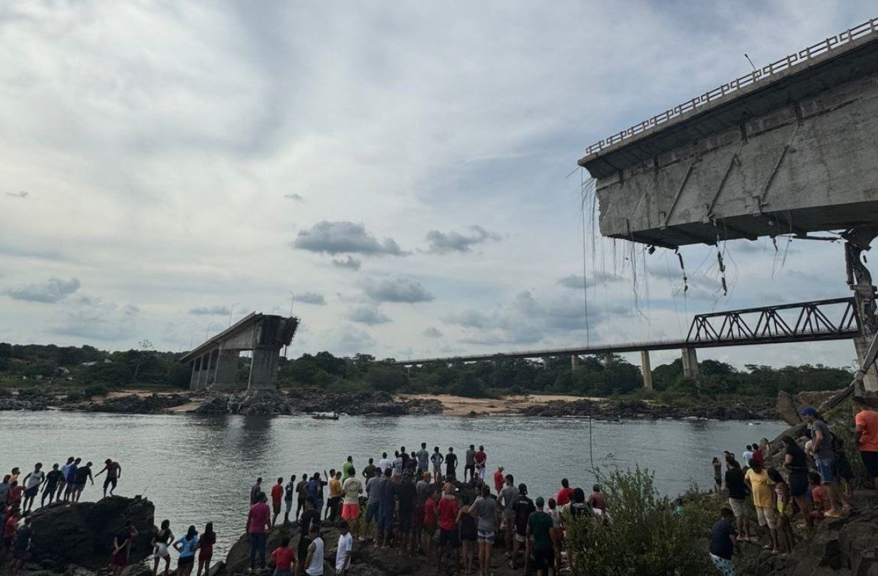 Derrumbe del puente Juscelino Kubitschek de Oliveira. Foto: X @RTenfrancais.