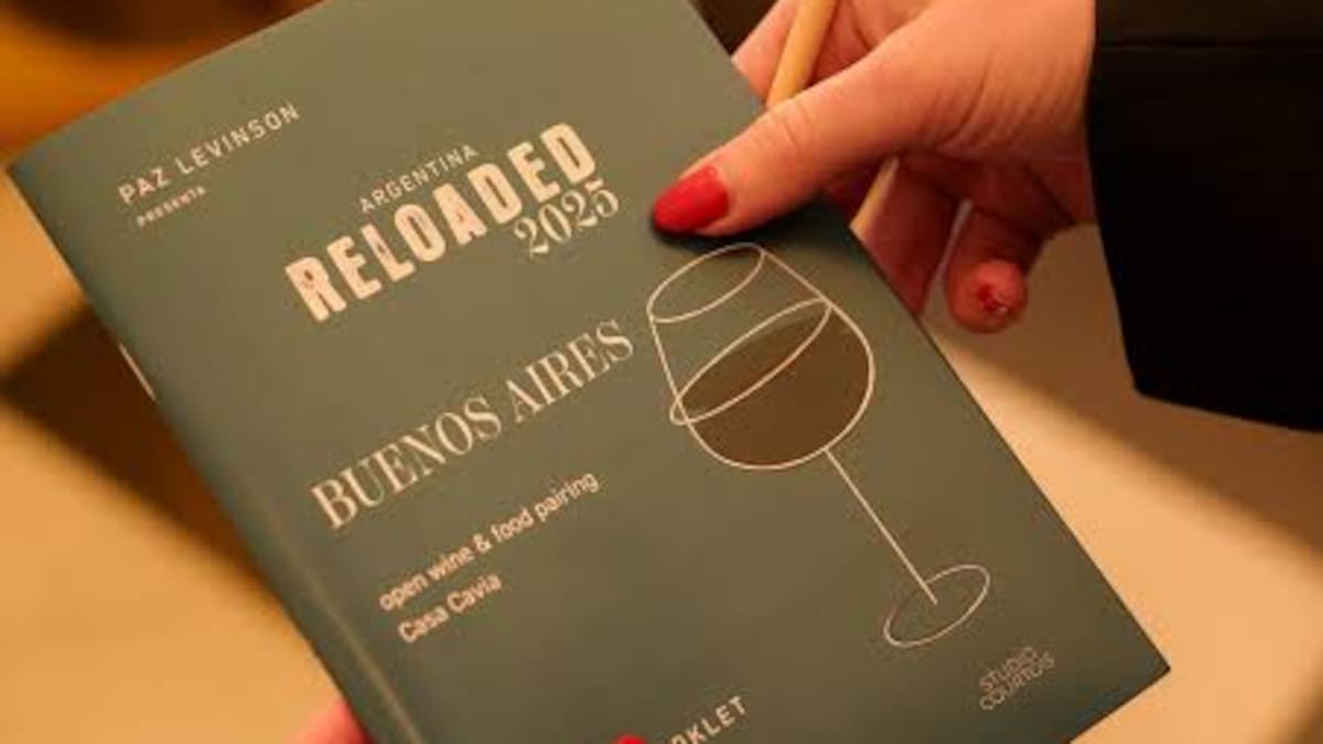El vino forma parte de la identidad gastronómica argentina y es protagonista de degustaciones, ferias, encuentros y experiencias en distintas regiones y ciudades.