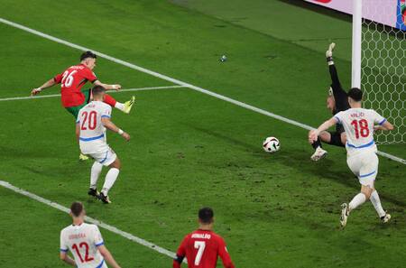Francisco Conceiçao fue el héroe de la jornada. Foto: Reuters