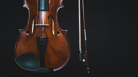 Violín; instrumento musical. Foto: Unsplash.
