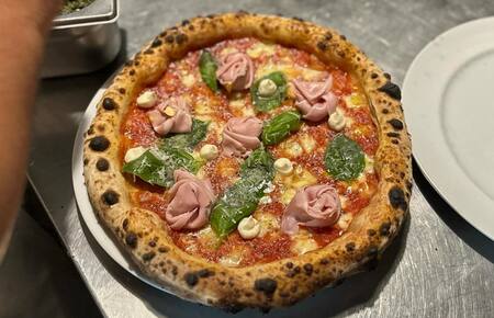 La pizza de Ti Amo. Foto: Instagram @tiamo.pizzeria