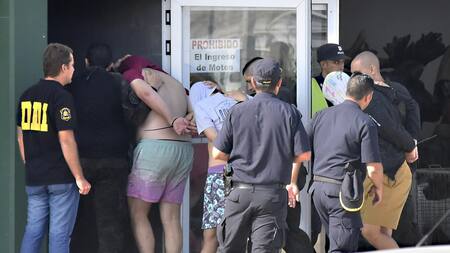 Crimen en Villa Gesell, detenidos, pericias, NA